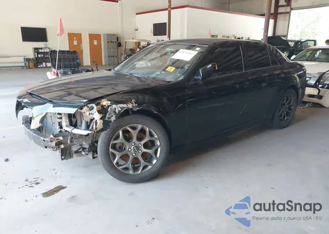 2017 Chrysler 300 300S Awd z USA, uszkodzony, nr VIN 2C3CCAGG8HH591588